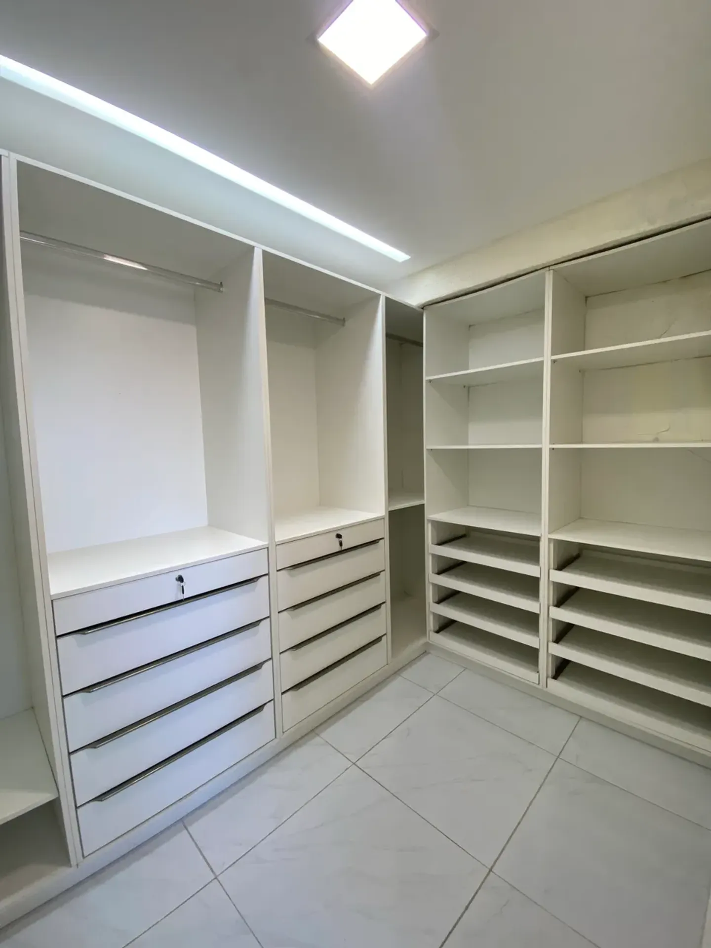 Гардеробна та 3 спальні: квартира 78 м²