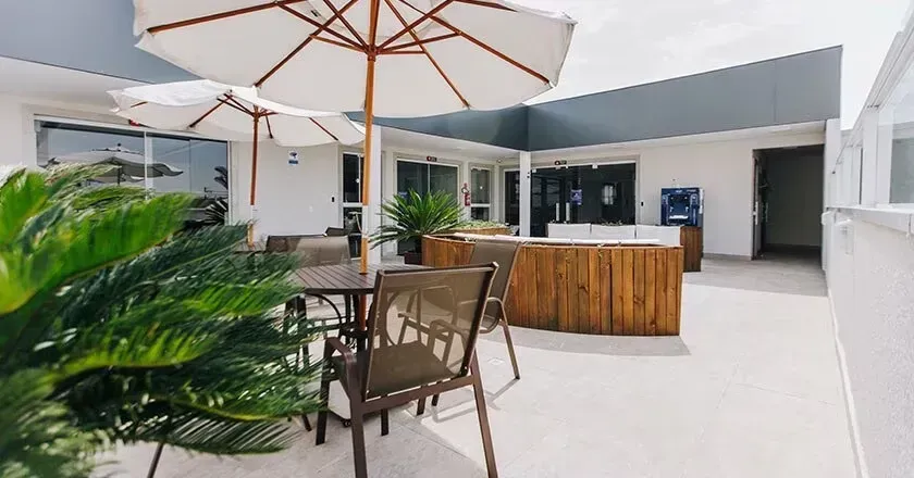 Furnished 2-bedroom apartment with open kitchen