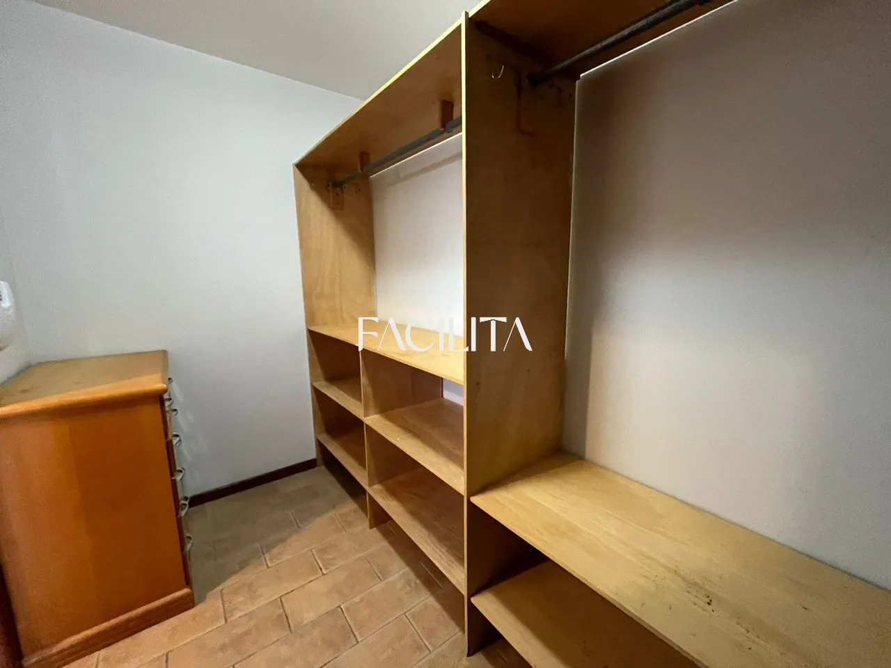 Furnished 456 m² house with 3 en-suite bedrooms and pool — photo 68