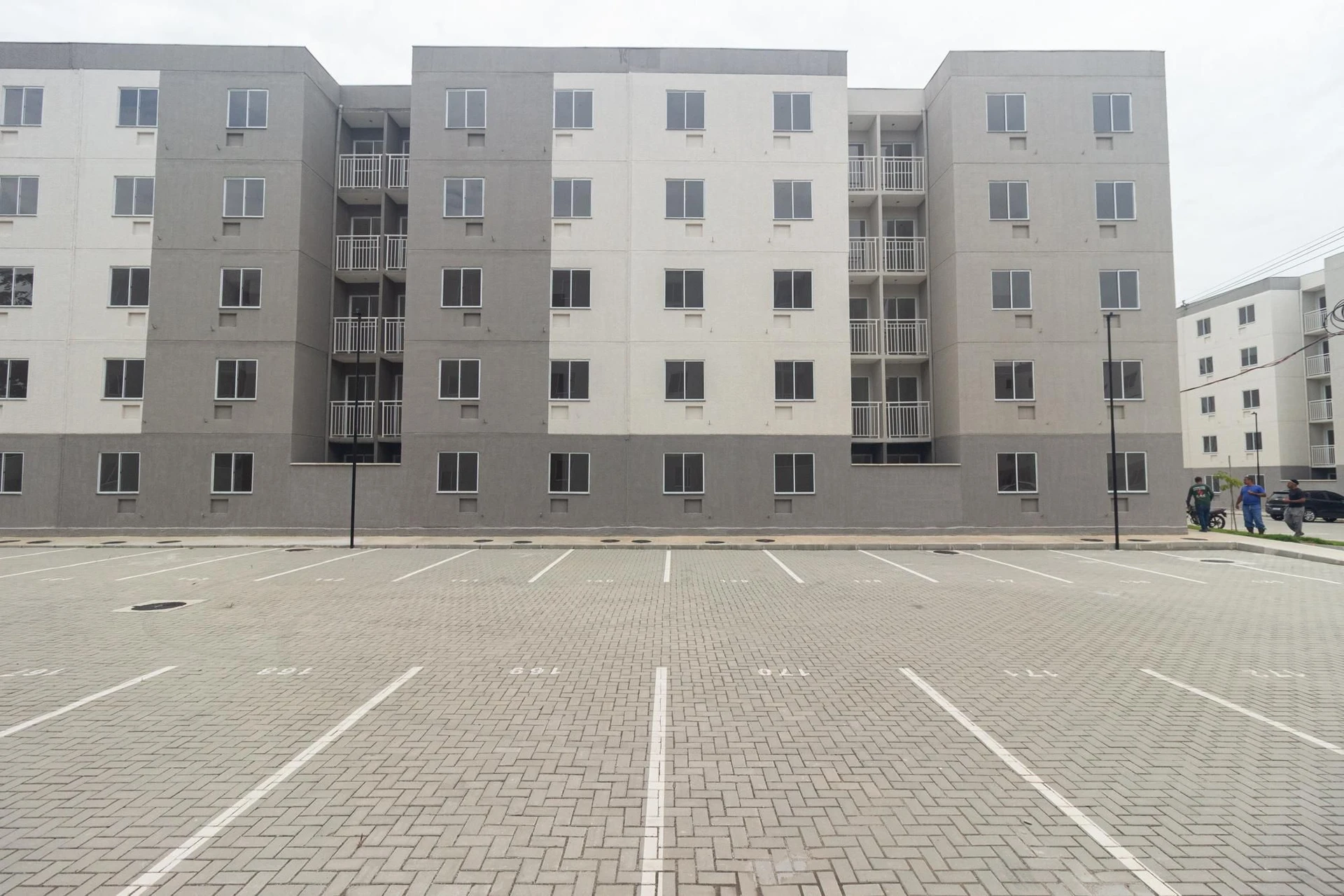 Furnished apartment, 48 m², with a grill on the balcony — photo 3