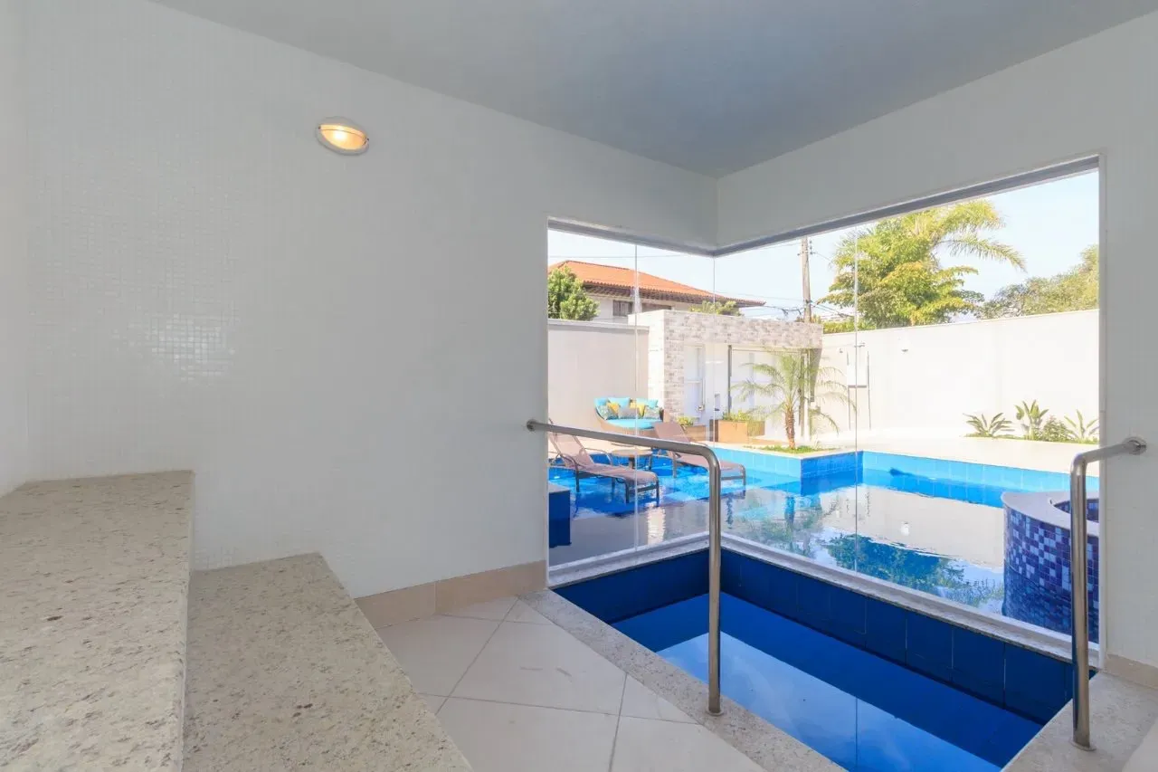 Furnished house with 5 bedrooms and 5 bathrooms — photo 32