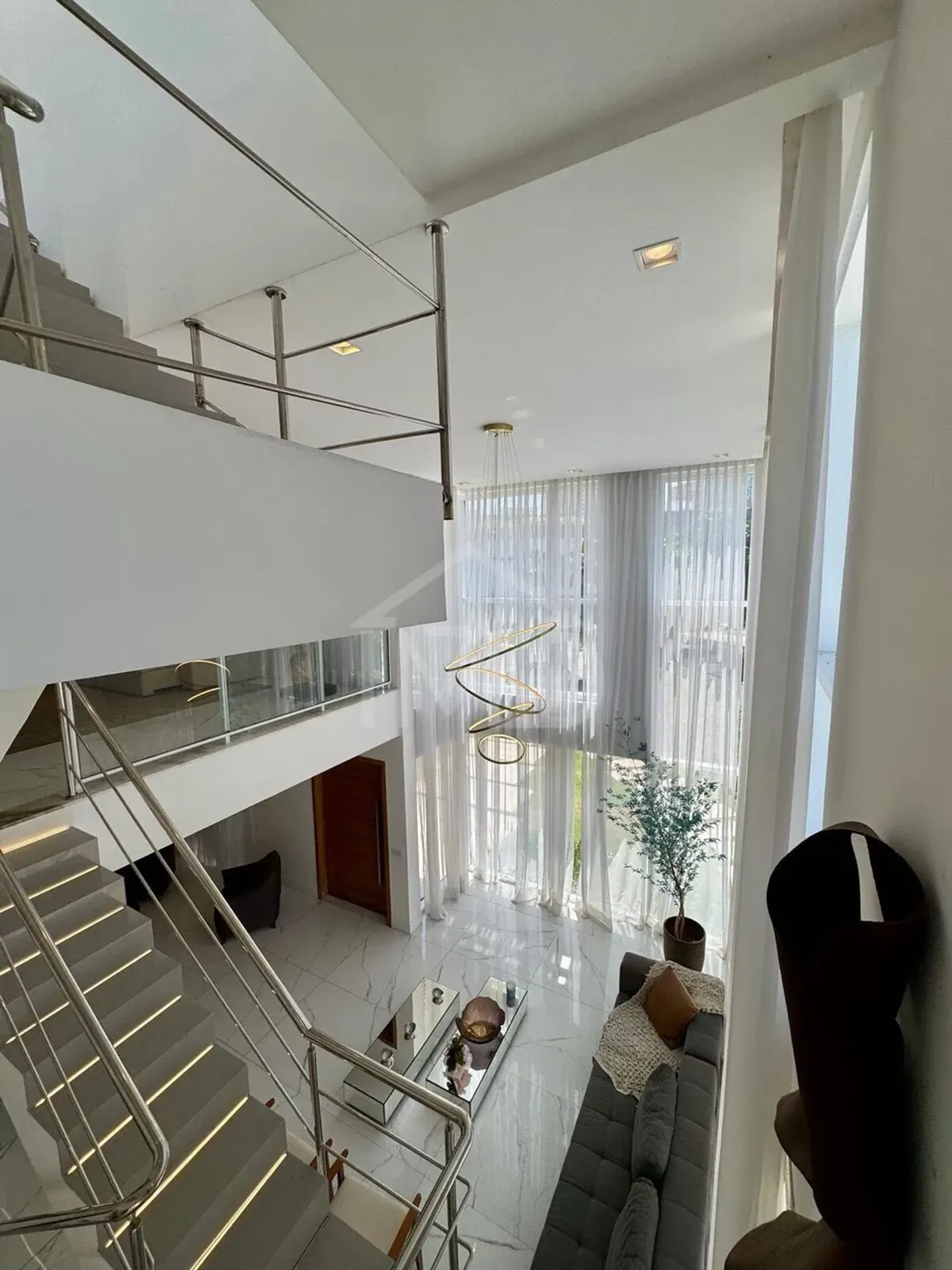 Furnished house with 4 bedrooms and 500 m² and 5 parking — photo 27