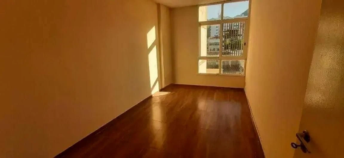 Unfurnished 2-bedroom apartment with a closed kitchen — photo 13