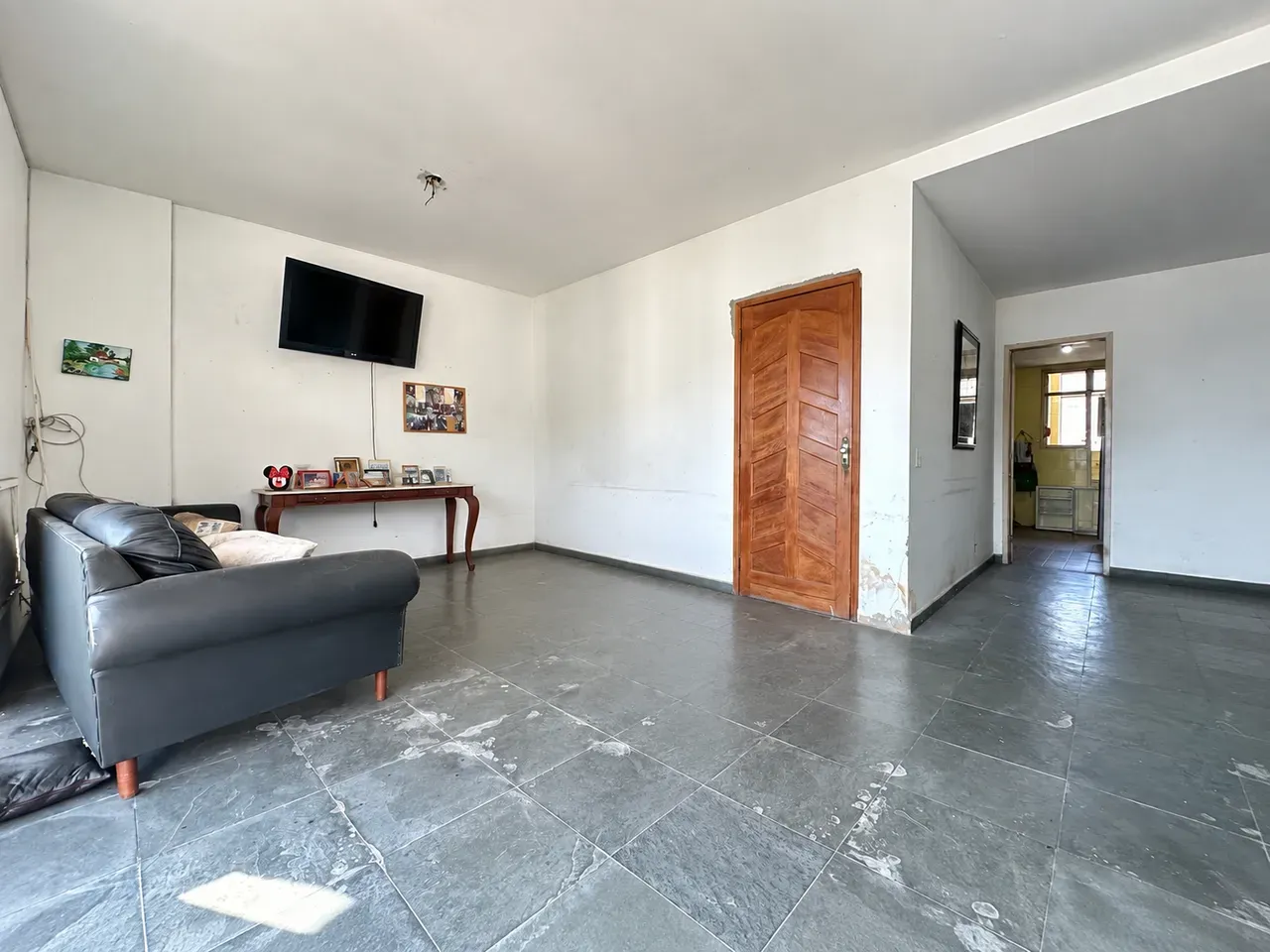 4-bedroom apartment with a mountain view — photo 11