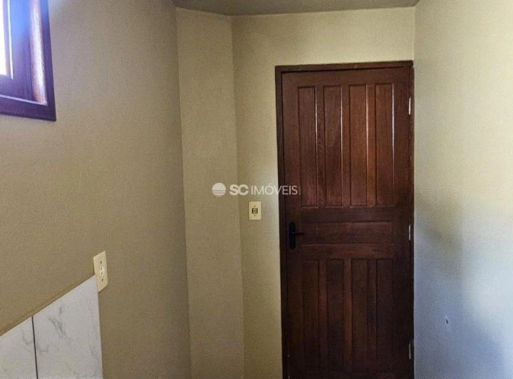 House with 4 bedrooms and 326 m², well kept — photo 8
