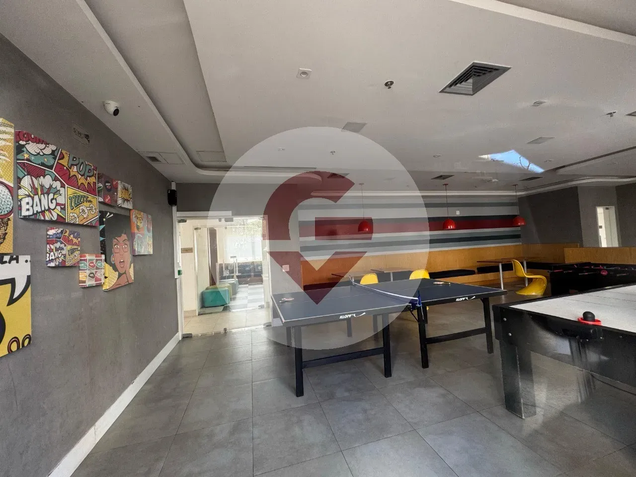 Furnished apartment, 102 m², with a glass-enclosed balcony — photo 8