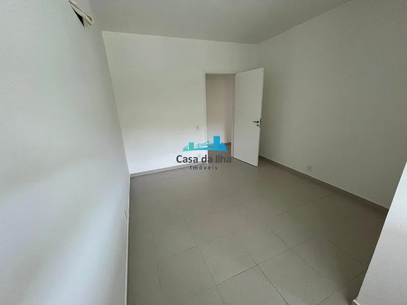 Квартира з 3 спальнями з власною ванною і 216 м² — photo 19