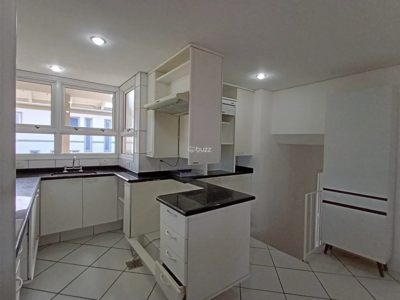 House with 4 en-suite rooms and 6 bathrooms, 301 m² — photo 7