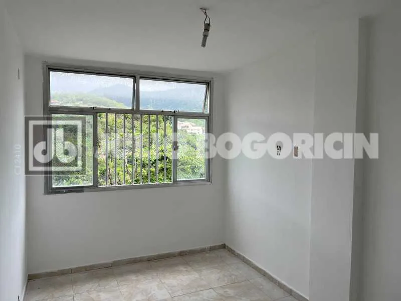 2-bedroom apartment with a mountain view — photo 6