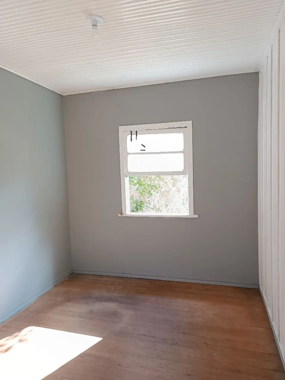 Wood or laminate floors in a 3-bedroom house, 80 m² — photo 6