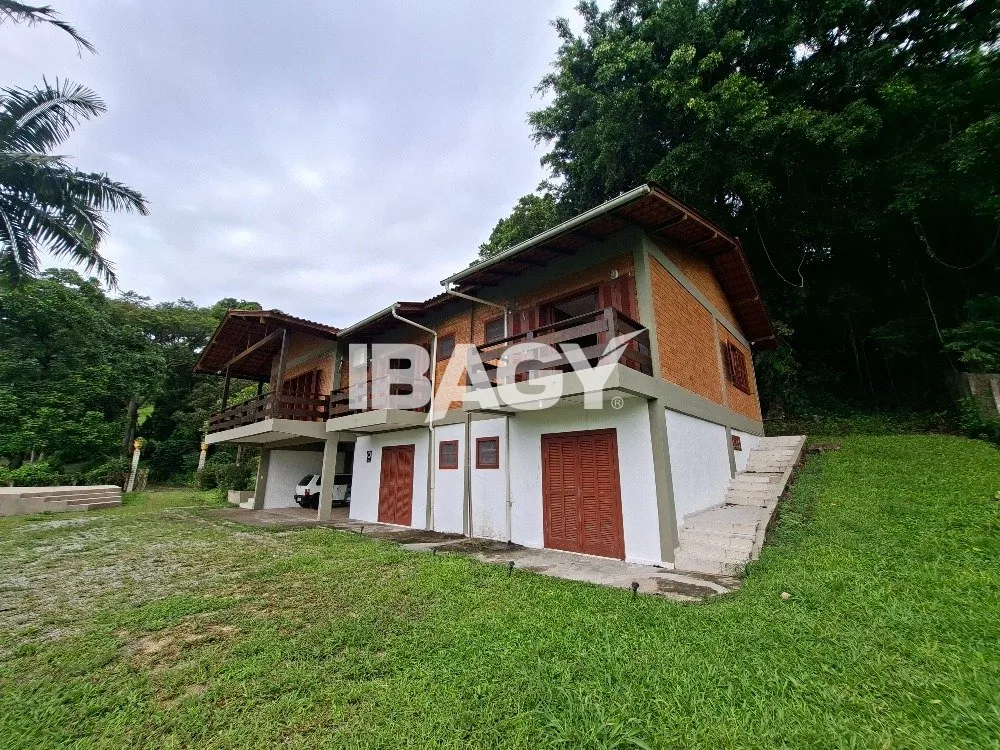 House with 4 bedrooms and balcony BBQ grill — photo 4