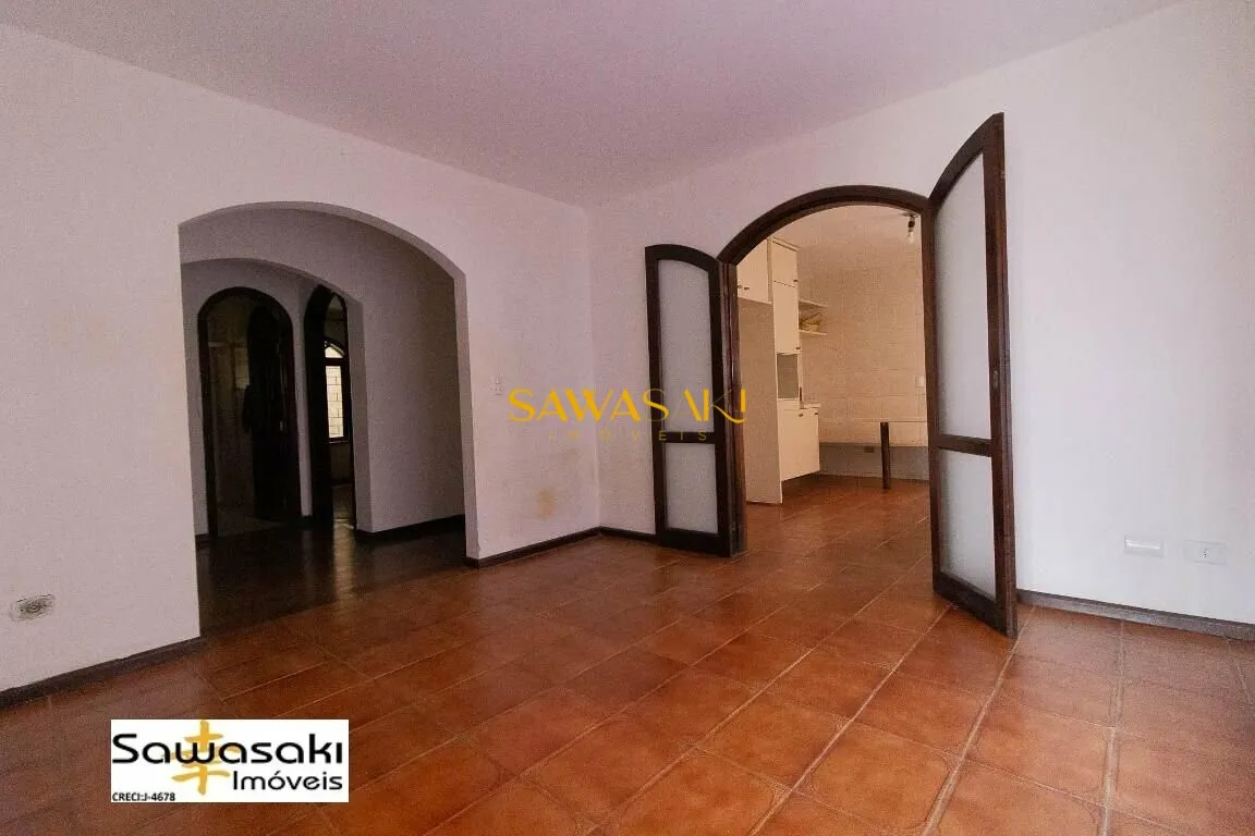 House with 8 bedrooms, 4 en-suites and private garden — photo 2