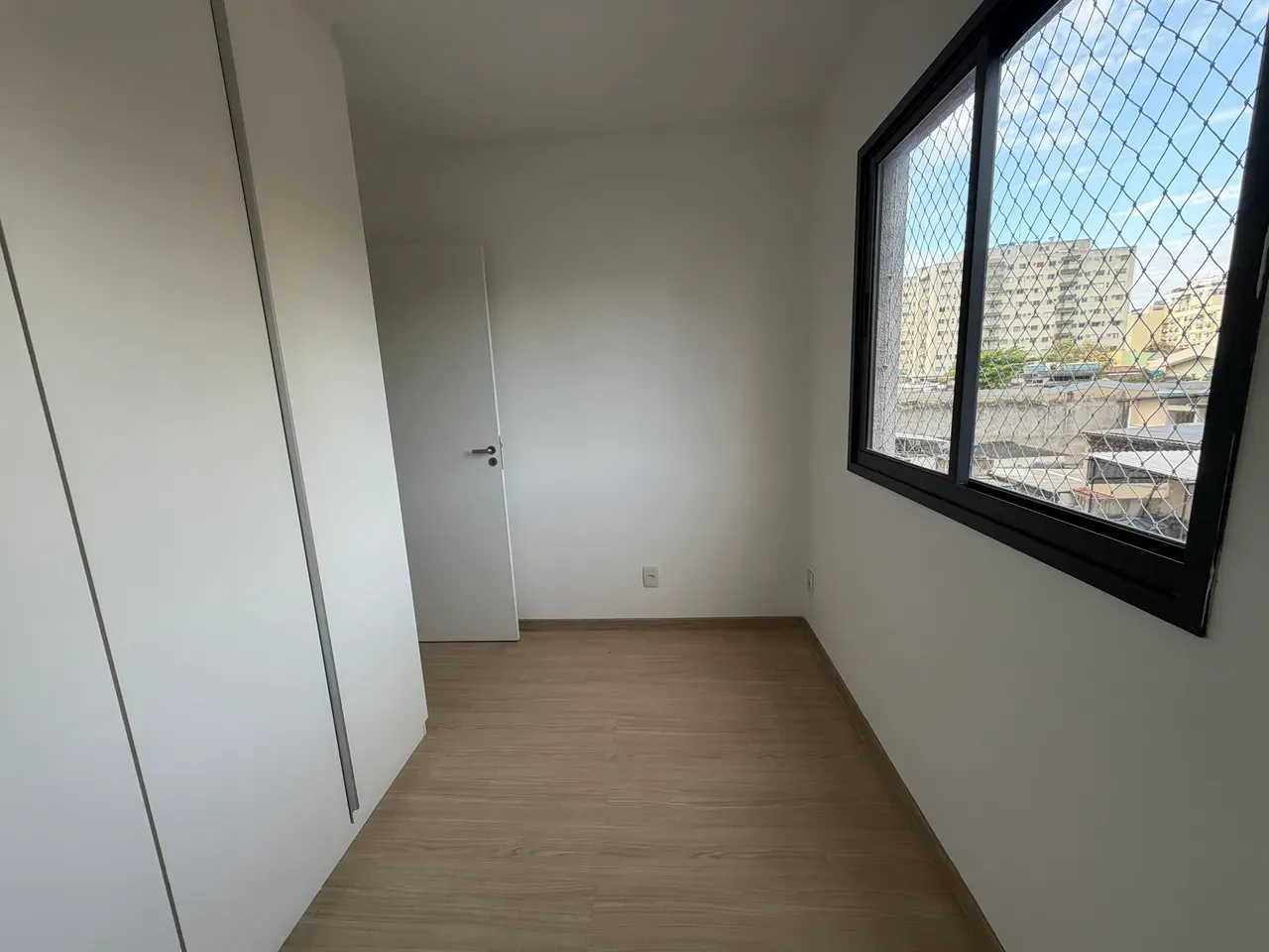 2-bedroom apartment with a washing machine — photo 6