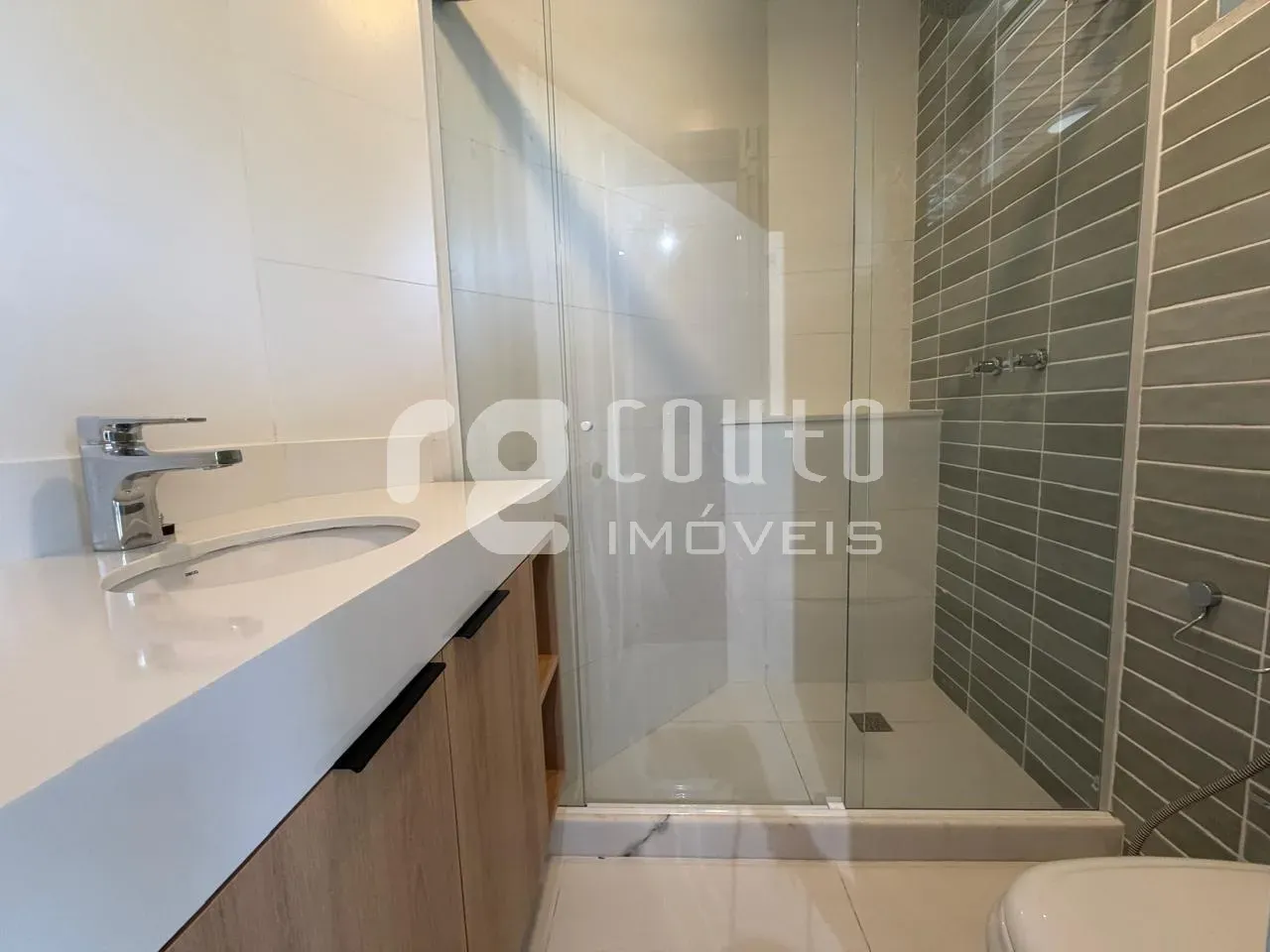 3-bedroom apartment with built-in wardrobes and balcony — photo 8