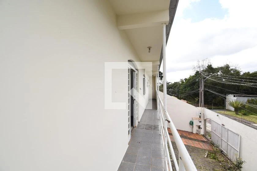 Unfurnished house with 4 bedrooms and laundry area — photo 6