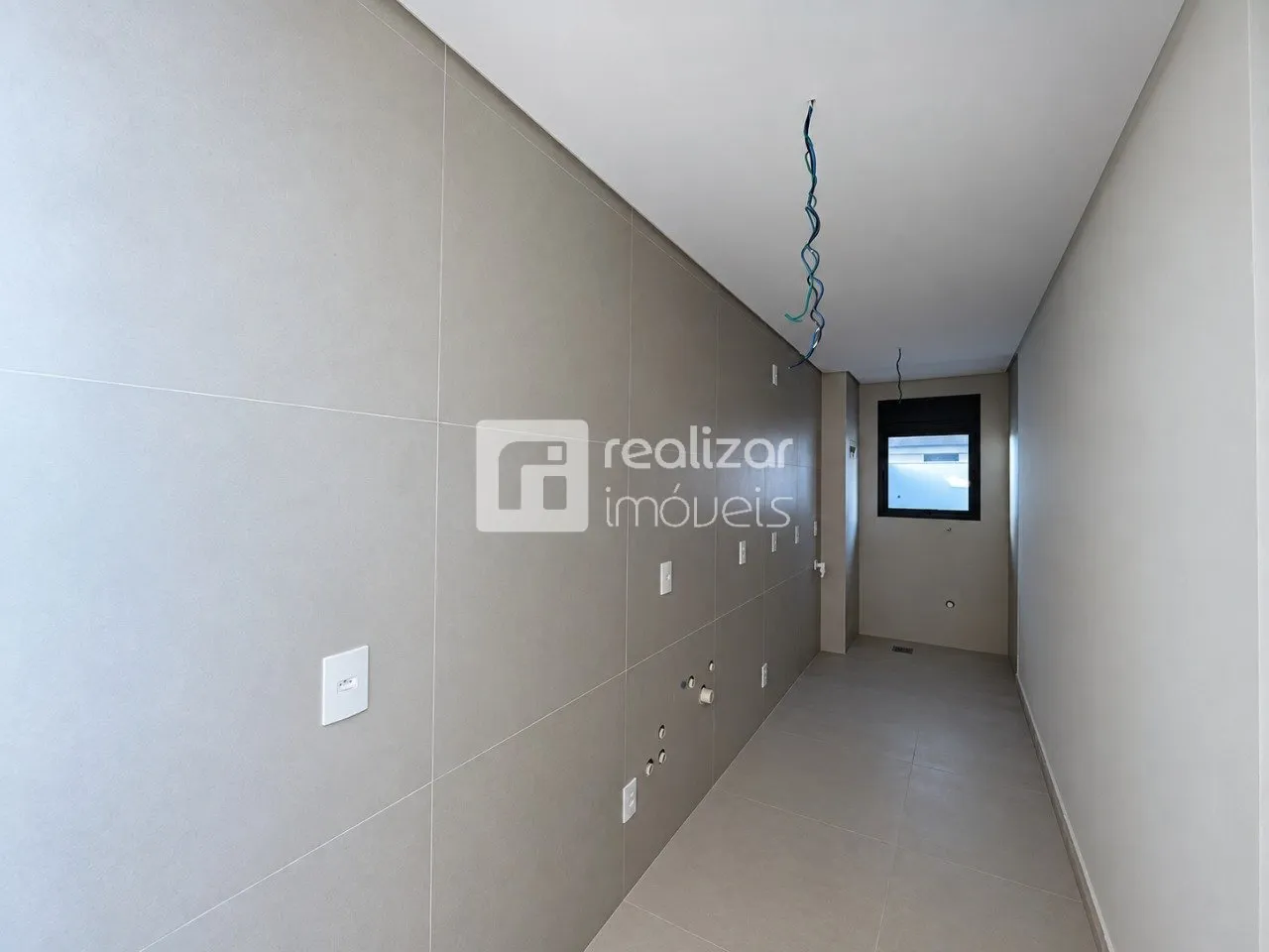 Glass-enclosed balcony in a 2-bedroom apartment, 70 m² — photo 10