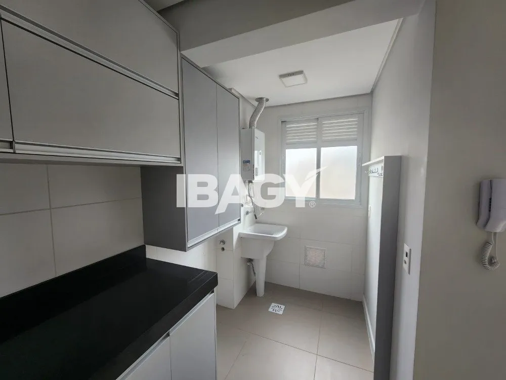 2-bedroom apartment in a building with a gym — photo 15