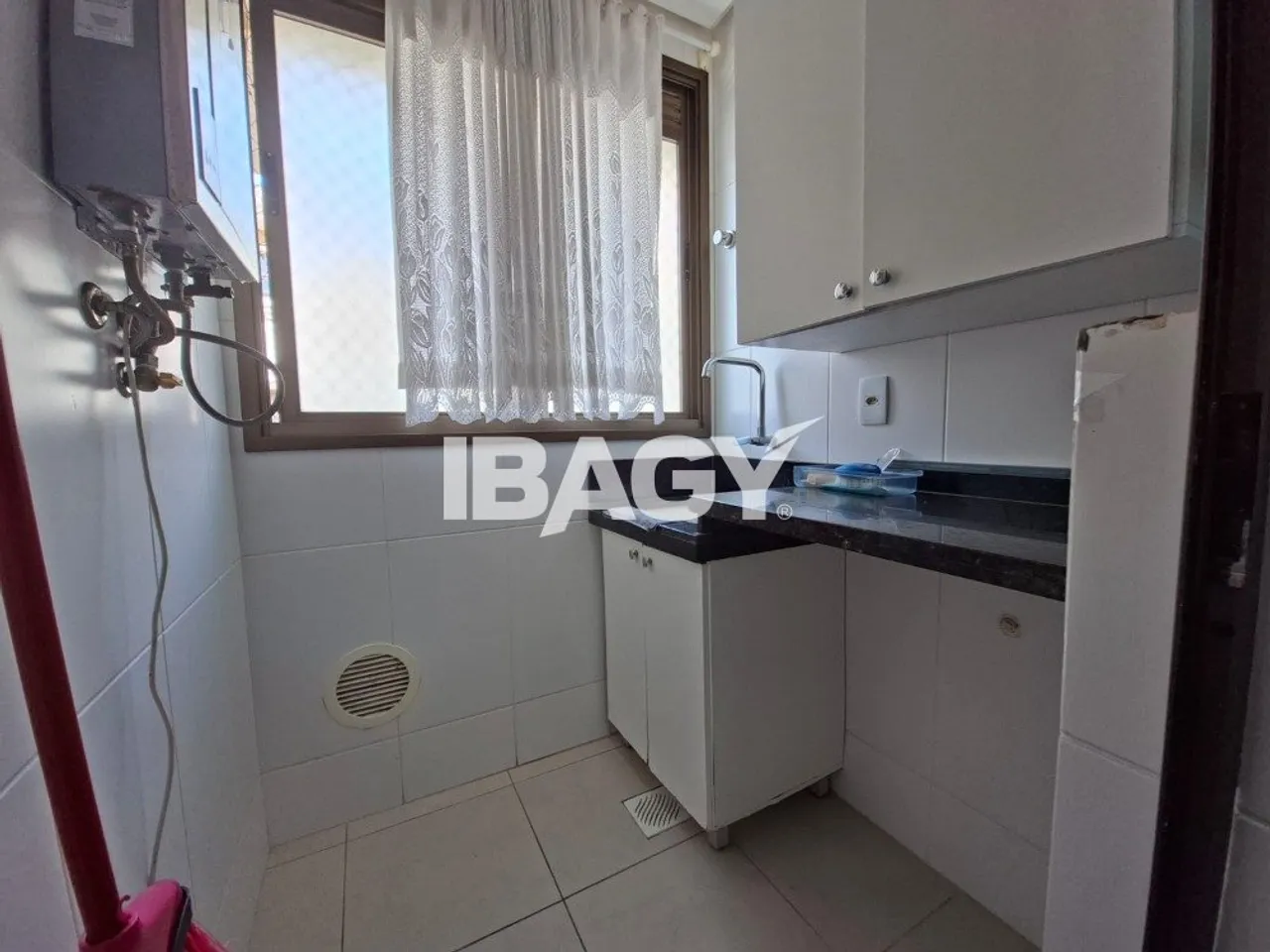 Furnished apartment, 100 m², with a grill on the balcony — photo 7