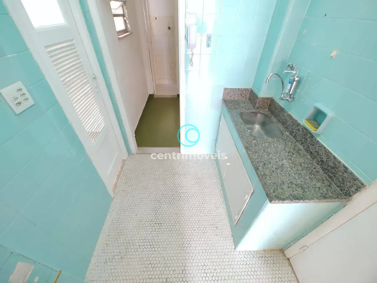 2-bedroom apartment with a mountain view in Rio de Janeiro — photo 9