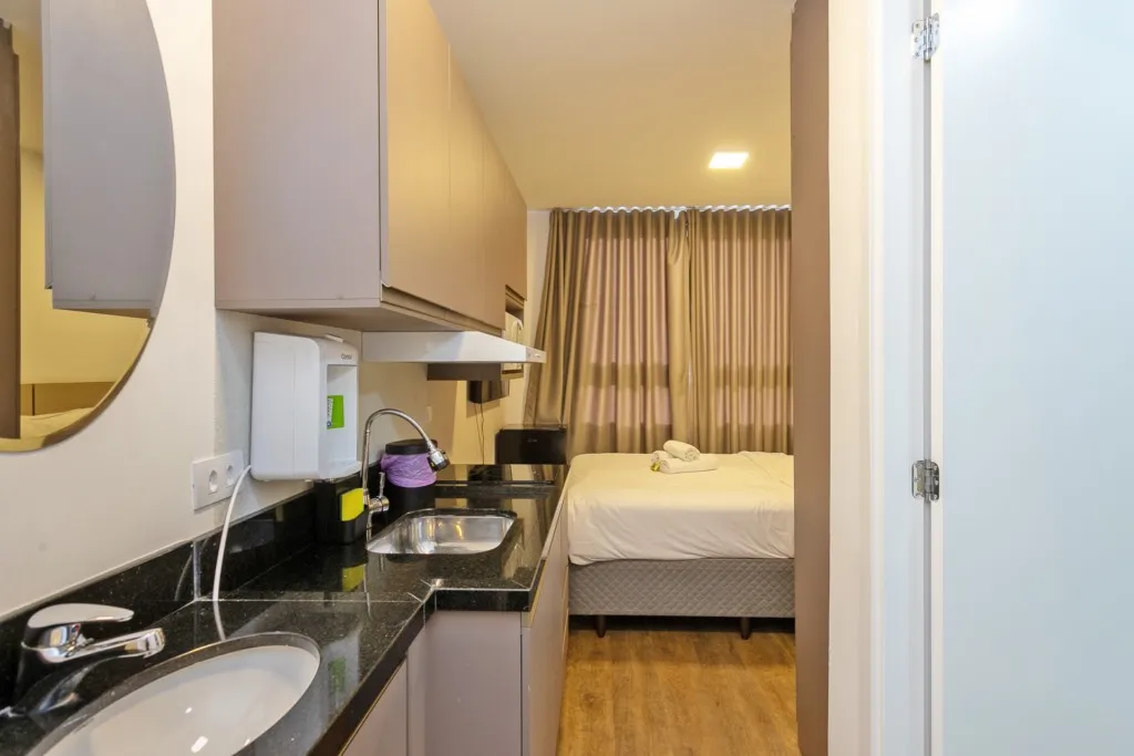 Apartamento mobiliado de 1 quarto com área de trabalho — photo 11