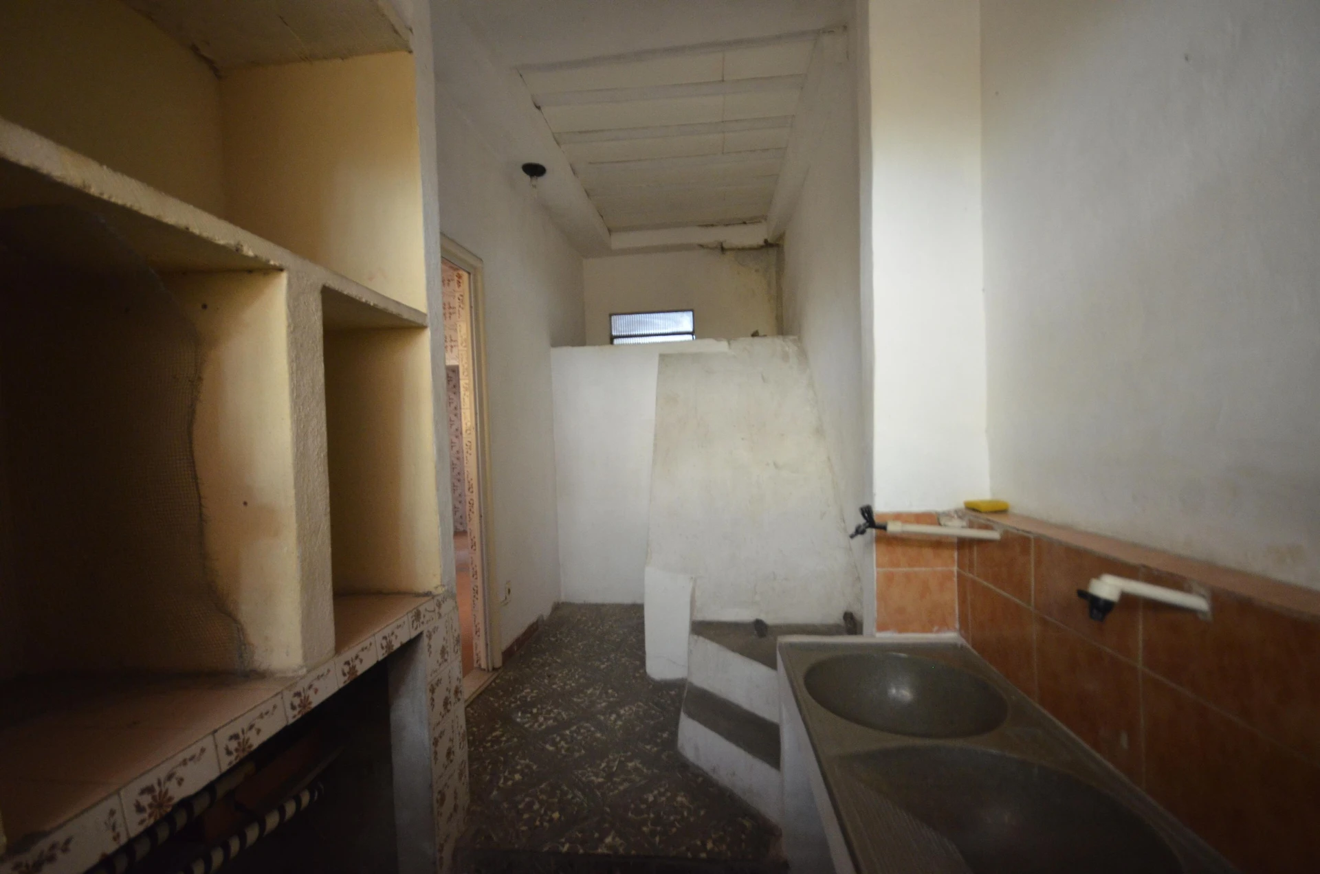 Rental apartment with 1 bedroom, balcony and air conditioning