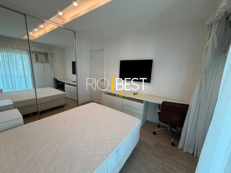 Furnished 4-bedroom apartment with open-plan kitchen — photo 12