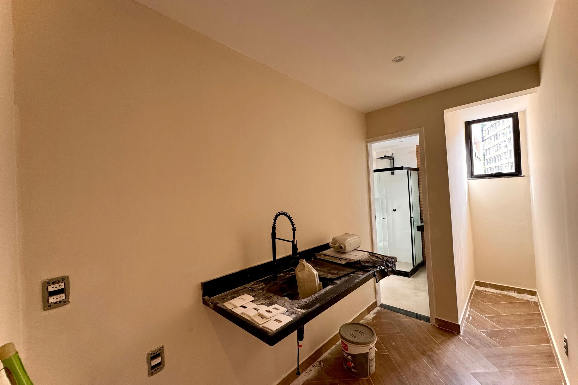 Apartamento de 1 dormitorio con cocina abierta y cocina a gas — photo 10