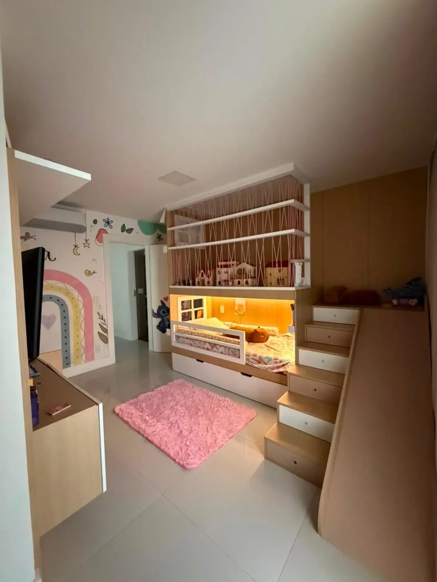 Furnished house with 4 en-suite bedrooms and a balcony grill — photo 26