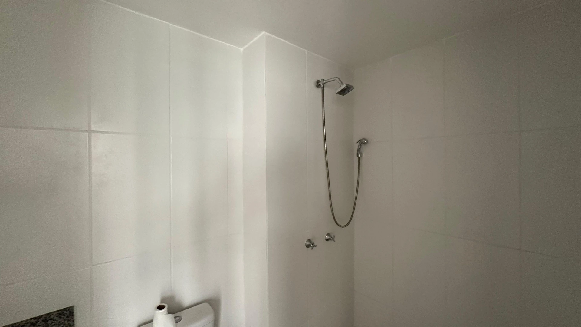 2-bedroom apartment with separate kitchen and pets allowed — photo 16