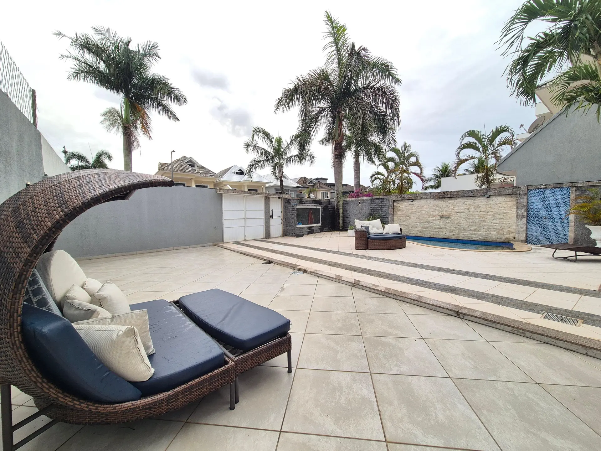Furnished house, 400 m², with a dishwasher — photo 118
