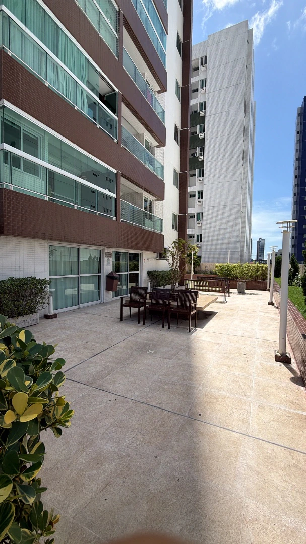 58 m² apartment with 2 bedrooms, suite and laundry area — photo 2