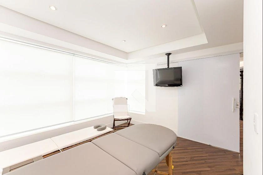 Furnished apartment with 3 en-suite bedrooms and 211 m² — photo 38