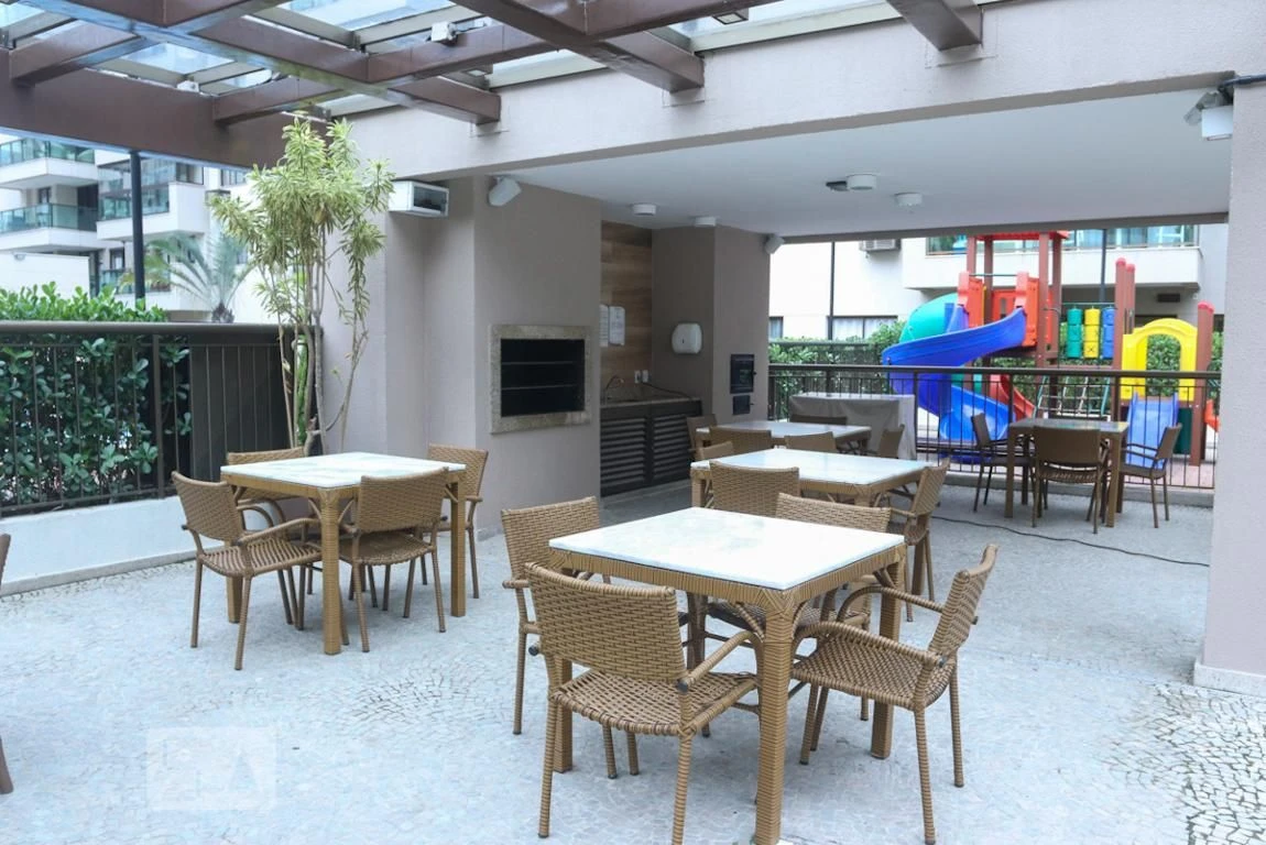 Furnished 2-bedroom apartment with 2 bathrooms and parking — photo 29