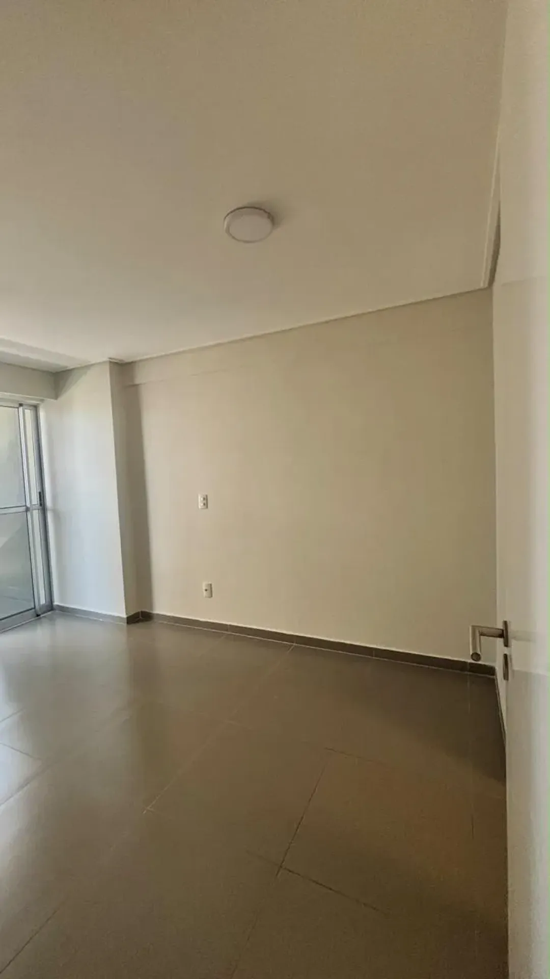 Квартира з 2 спальнями та пральною машиною — photo 24