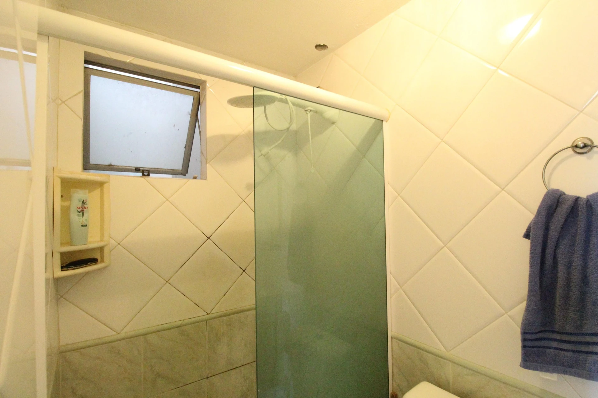 Unfurnished 2-bedroom apartment with 1 bath and parking — photo 38