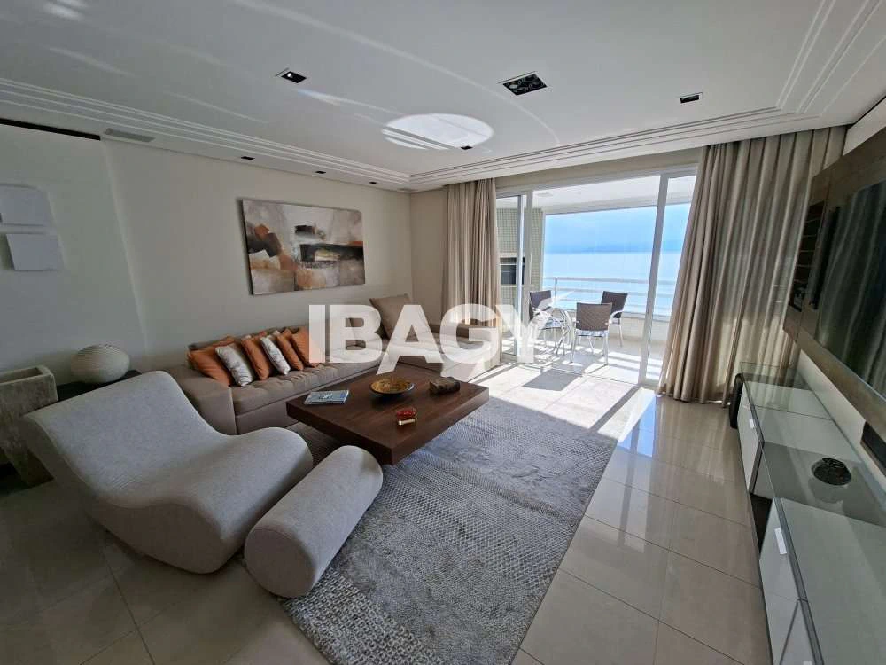 Apartamento amueblado de 222 m² con 4 suites y balcón