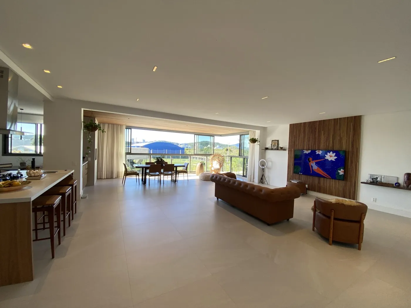 235 m² furnished apartment with 3 en-suite suites