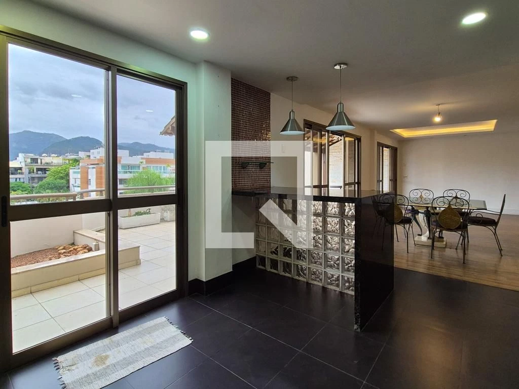 3-bedroom apartment with a balcony and 3 bathrooms — photo 14