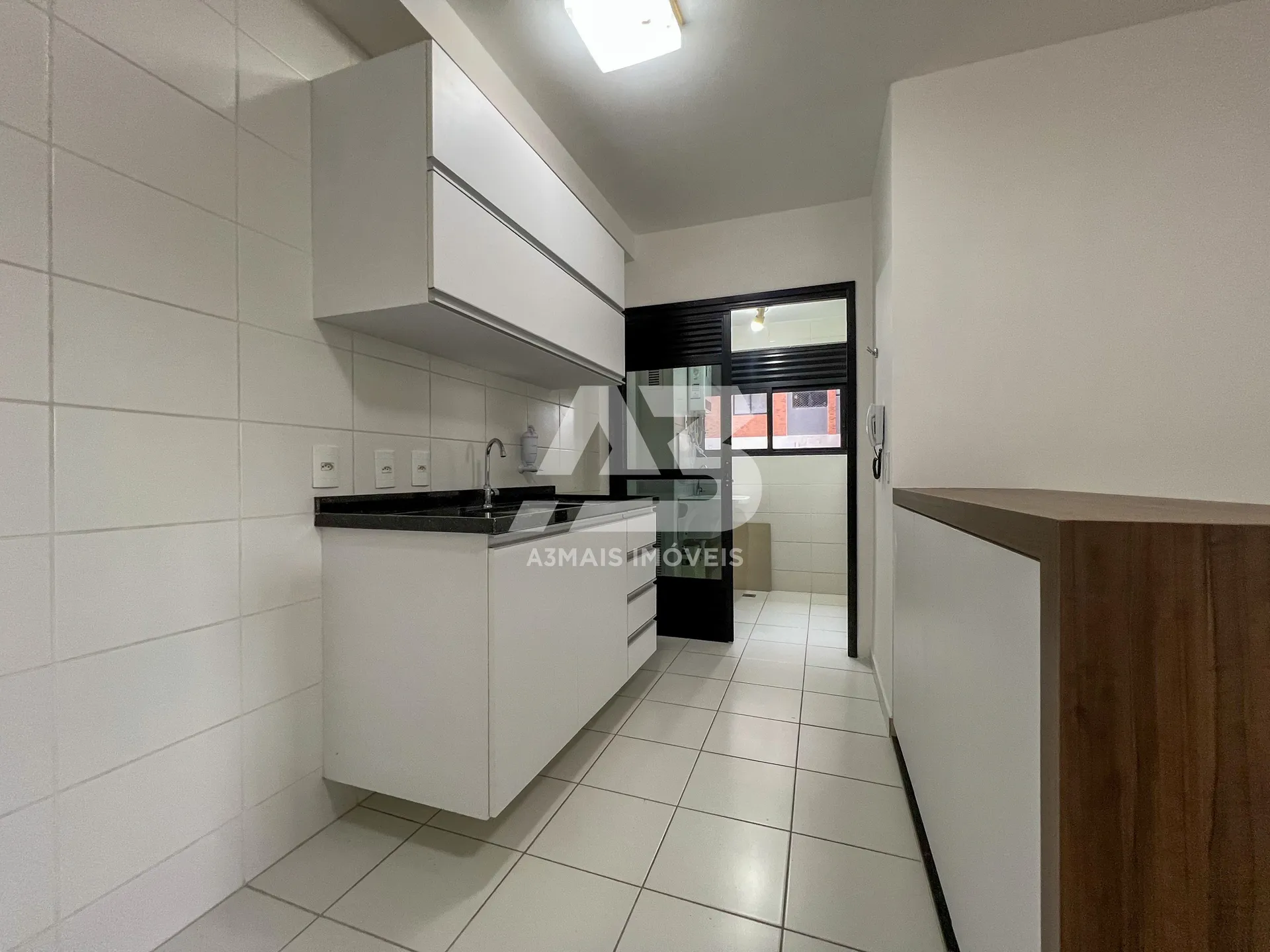 Apartment, 65 m², with a glass-enclosed balcony — photo 5