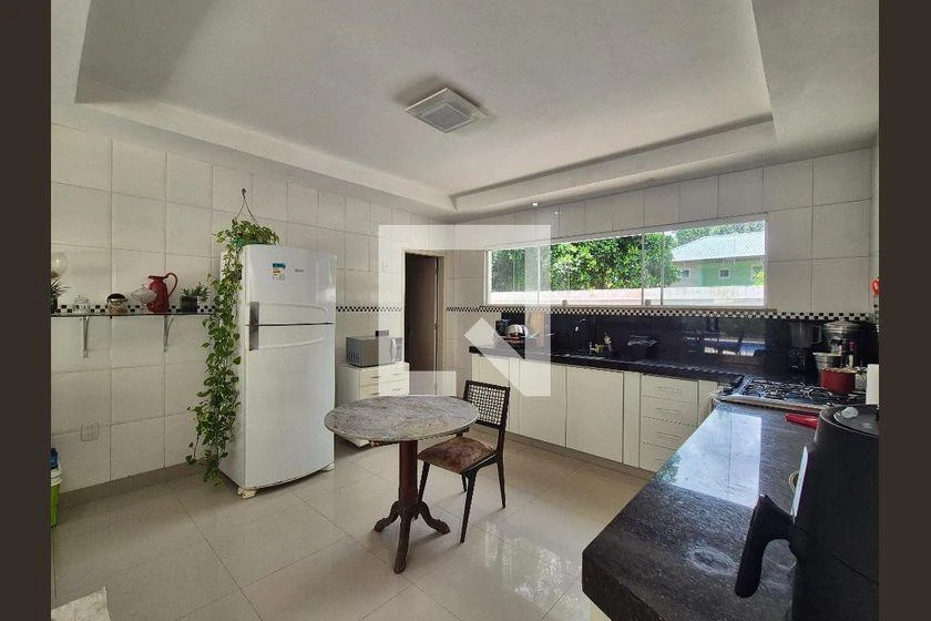Furnished house with 3 en-suite bedrooms and shared BBQ — photo 50
