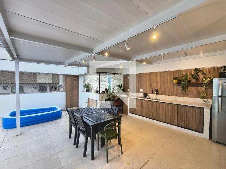 3-bedroom apartment with a glass-enclosed balcony — photo 50