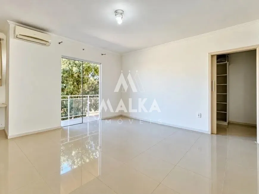 5-bedroom house with a bathtub in Florianópolis — photo 9
