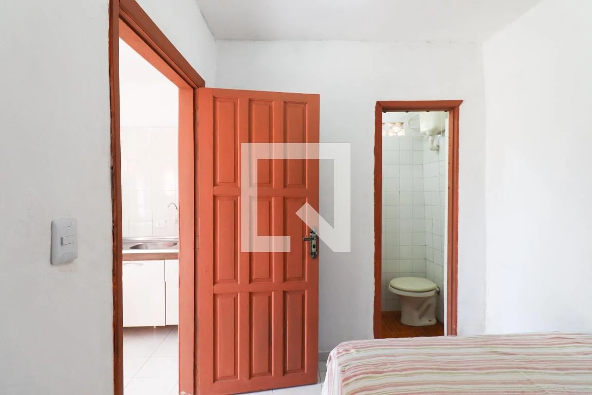 Furnished 25 m² studio in Curitiba — photo 13