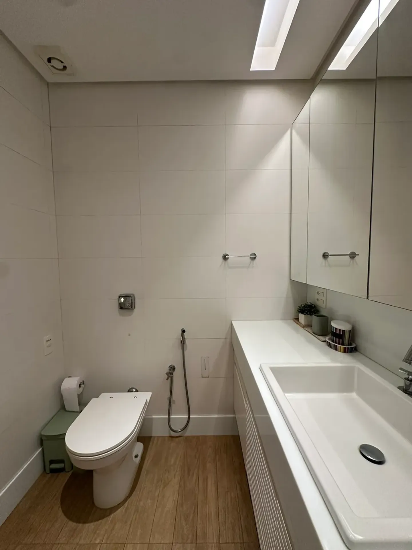 Furnished apartment with 3 bedrooms and 3 bathrooms — photo 29