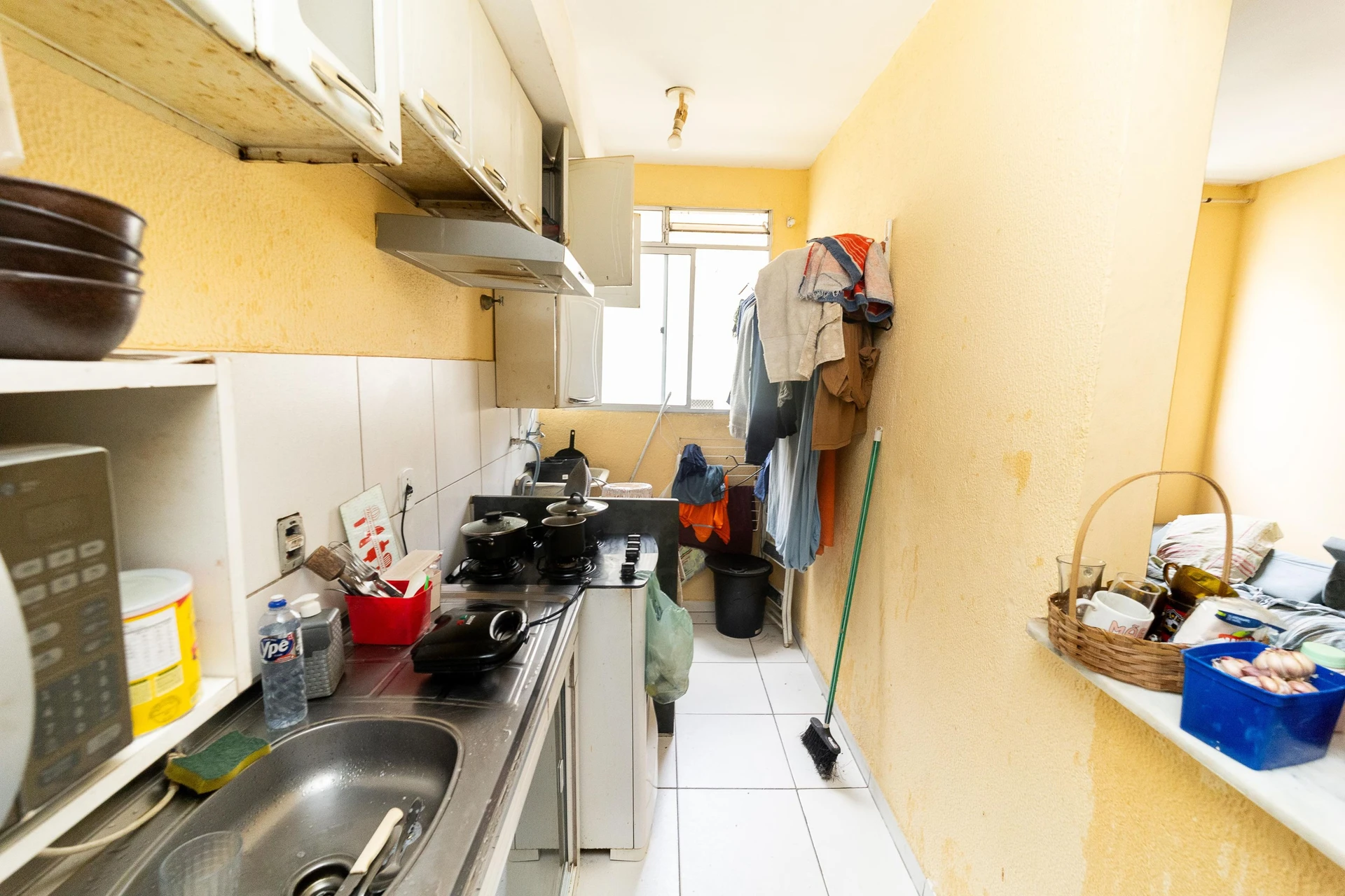 2-bedroom apartment in a building with a pool — photo 20