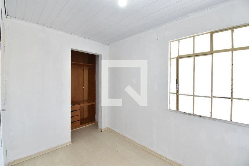 47 m² apartment with a walk-in closet and a home office — photo 5