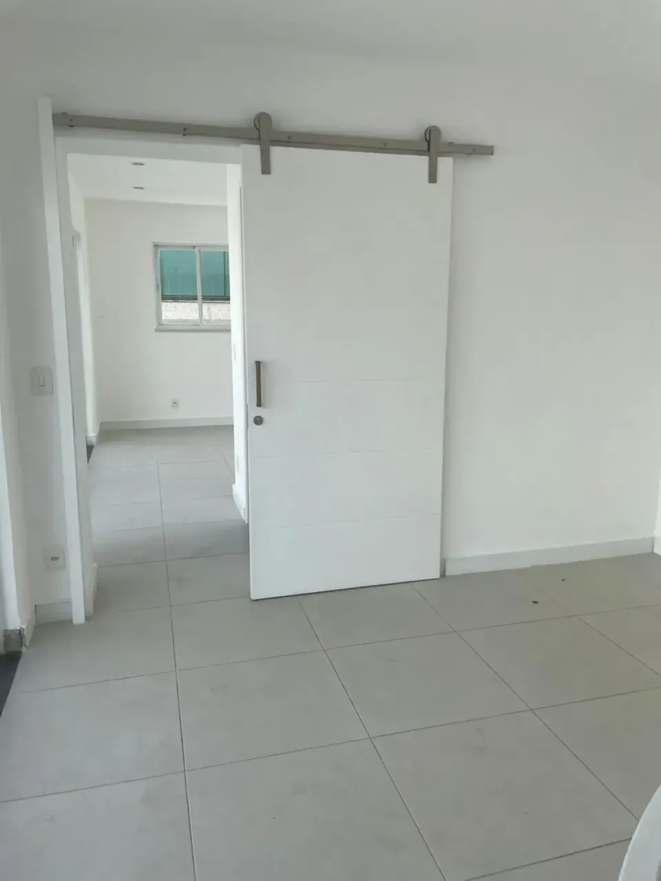 Unfurnished apartment with 5 bedrooms and 4 bathrooms — photo 9