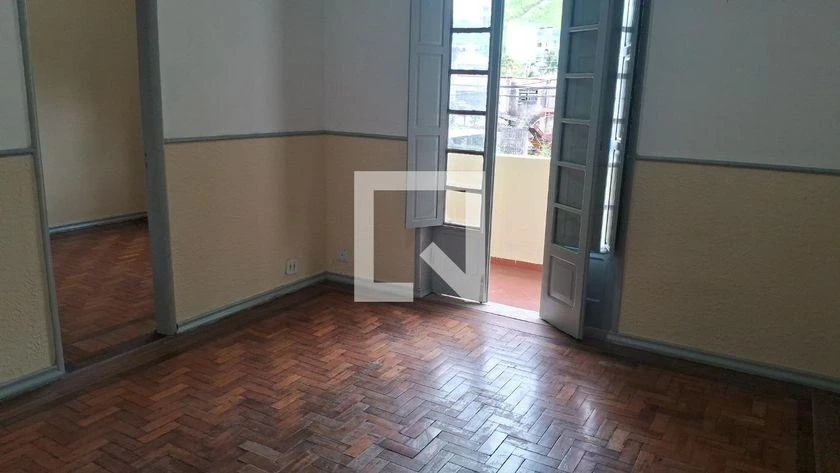 2-bedroom apartment with wood or laminate floors — photo 11