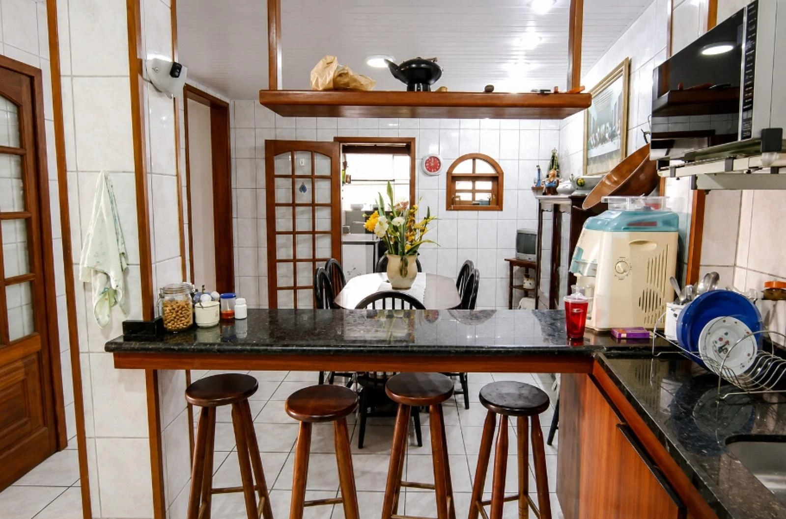 4-bedroom house, 1 with its own bathroom, 298 m² — photo 2