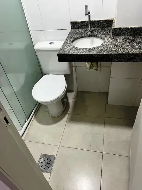 1-bedroom apartment with gas kitchenette and 1 bathroom — photo 8